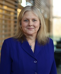 Headshot of Dr. Robyn Houlden