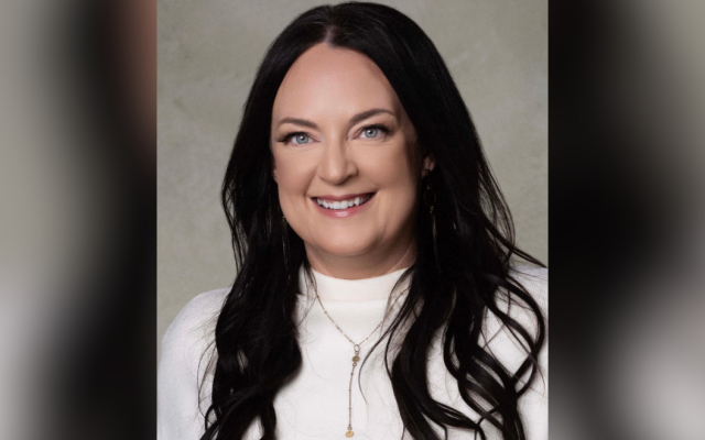 Dr. Jenn Flemming Headshot